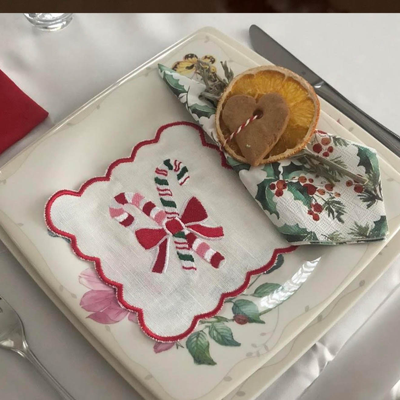 yeni yıl şekerlerli, nakışlı kokteyl peçete